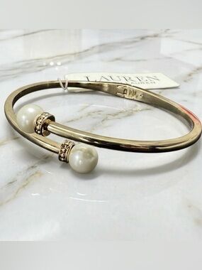 Lauren Ralph Lauren
Imitation Pearl Bypass Bangle Bracelet